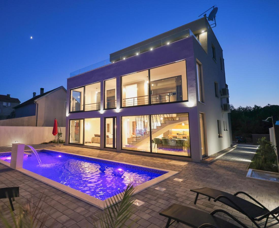 Rhapsody In Green - Luxury Villa In Zadar Crno Exteriör bild