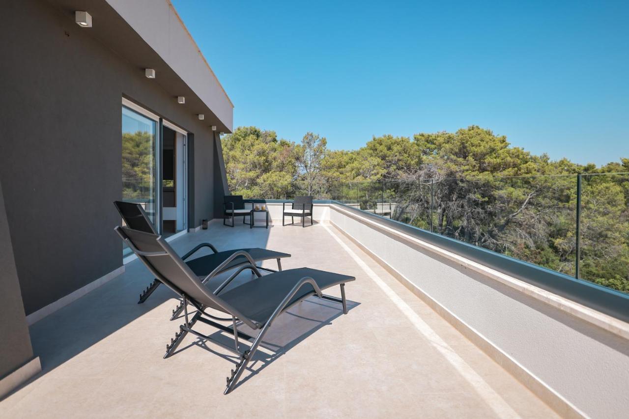 Rhapsody In Green - Luxury Villa In Zadar Crno Exteriör bild