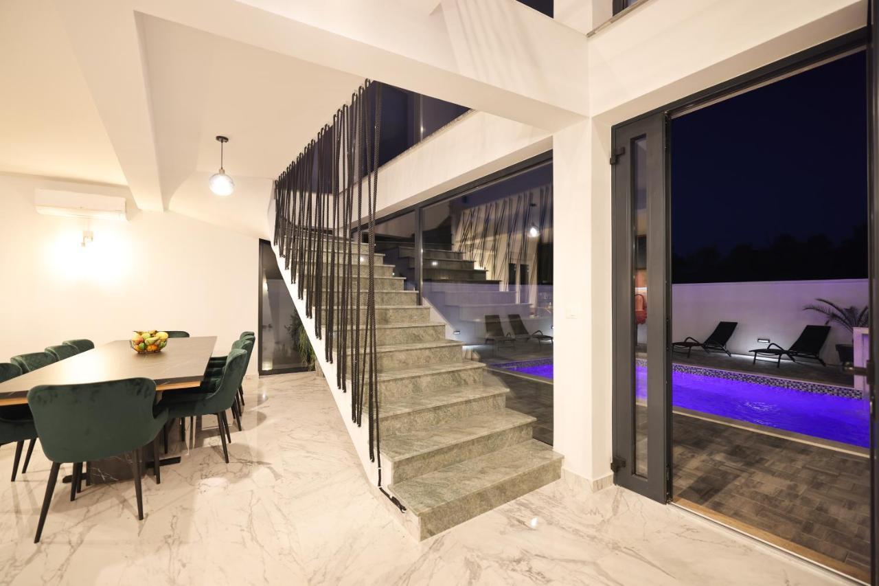 Rhapsody In Green - Luxury Villa In Zadar Crno Exteriör bild