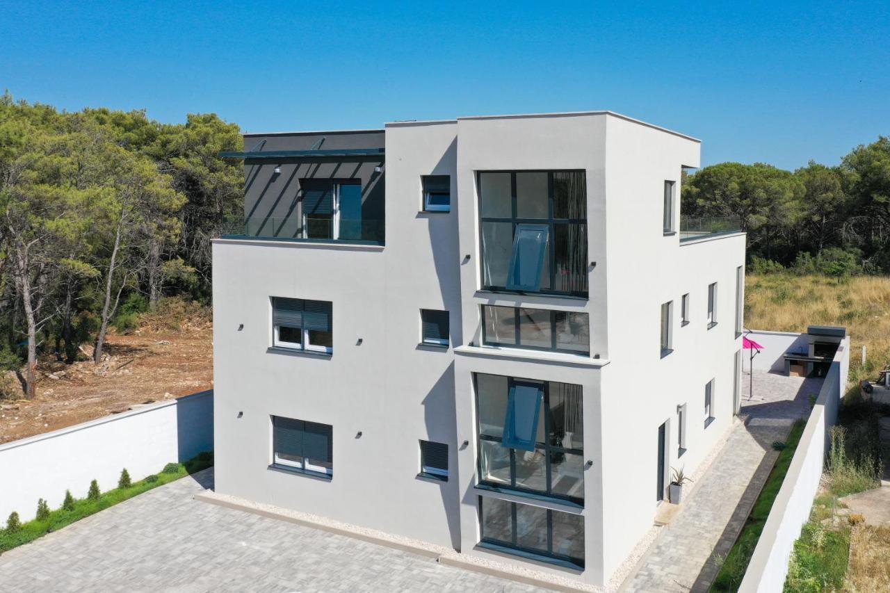 Rhapsody In Green - Luxury Villa In Zadar Crno Exteriör bild